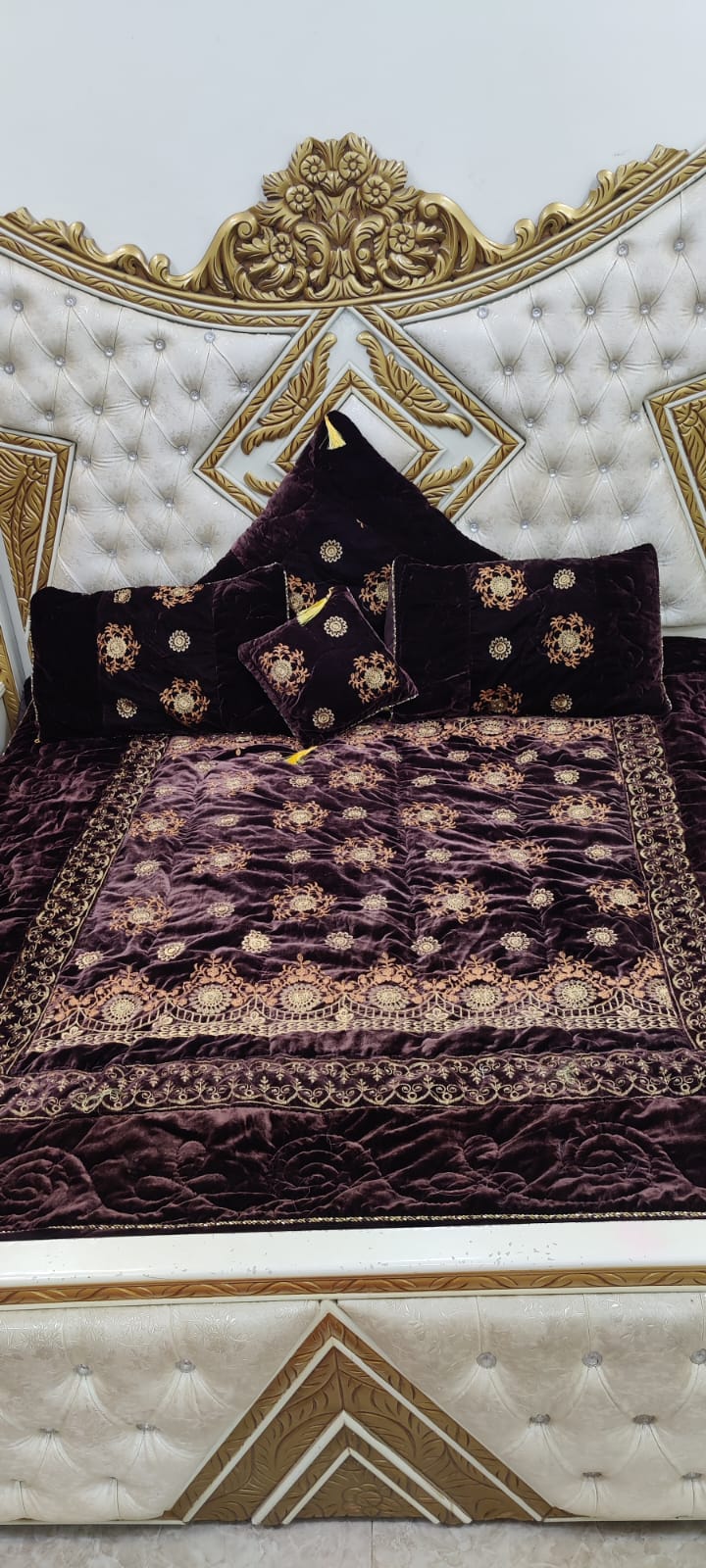 1 Bedsheet ✔️ 2 Pillow Covers